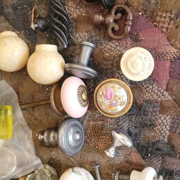 knobs - Picture 3 of 6